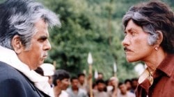 Raaj Kumar threw a fistful of gulaal in Dilip Kumar's eyes despite being asked not to; Saudagar set came to a standstill